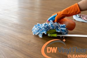 using-incorrect-vinyl-cleaner-6-common-mistakes-to-avoid-during-diy-vinyl-floor-polishing-dw-vinyl-floor-cleaning